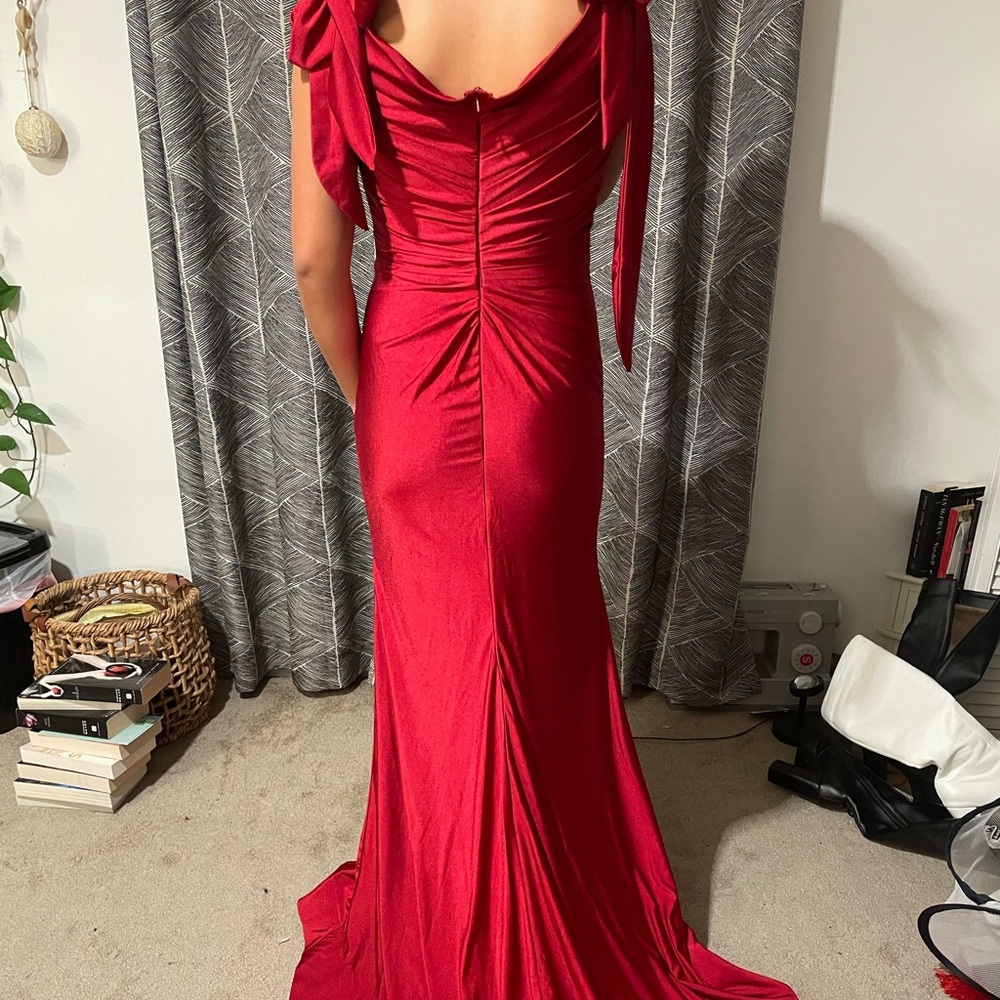 Red Gown!🌹